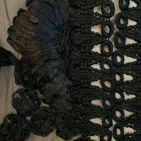 ❤️VENUS Black Lace Overlay Bodycon Dress Size 8 - Picture 4 of 10